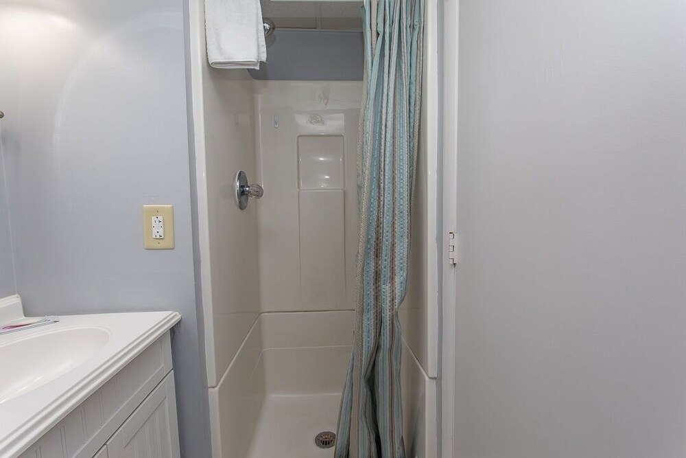 Royal Garden Resort 705 2 Bedroom Condo by RedAwning - photo 36