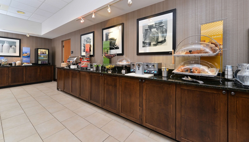 Hampton Inn Chicago Carol Stream - photo 27