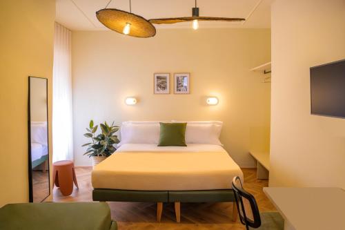 Casaretti Affittacamere in Centro a Foligno Con Parcheggio E Ampio Bagno in Camera in Foligno, Italy