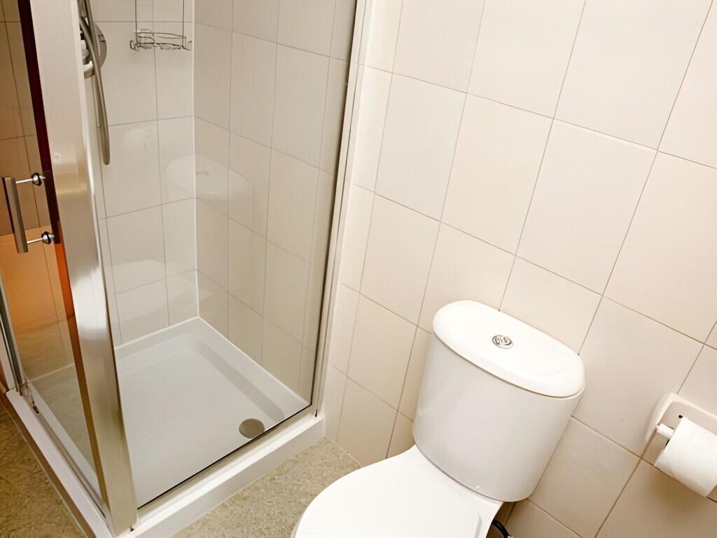 Lord Nelson Inn - carbon neutral hotel in Chippenham