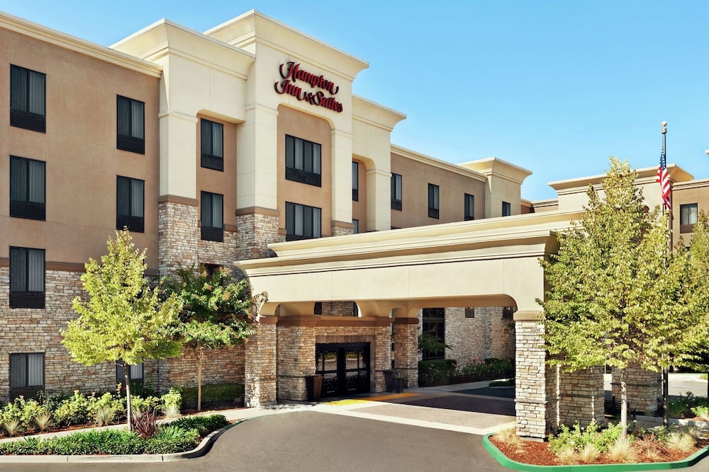 Hampton Inn & Suites West Sacramento - photo 27