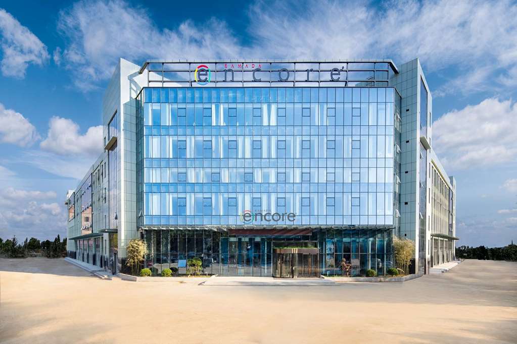 Ramada Encore Wyndham Linyi - carbon neutral hotel in Linyi