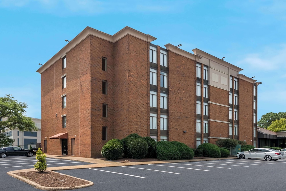 Best Western Hampton Coliseum Inn - photo 26