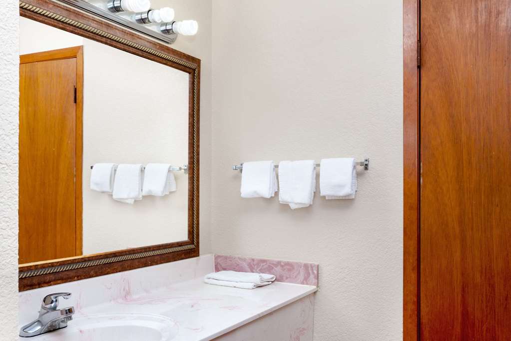 Days Inn by Wyndham Arcadia Louisiana - photo 11