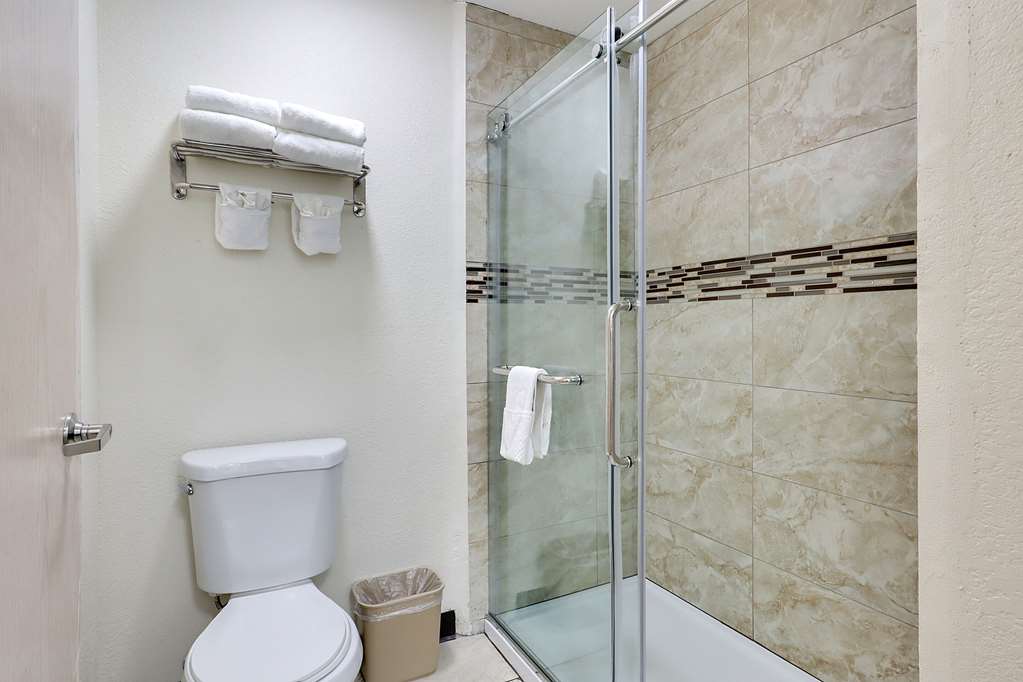 Quality Suites Albuquerque Airport - photo 6