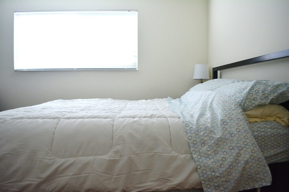 Sunny Westlake Suites by Metro - photo 8