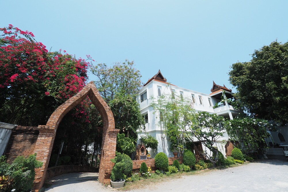 Kirimuntra Resort in Pran Buri, Thailand