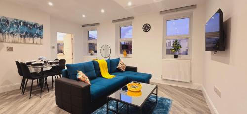Abbey Corner By Nivaas Located in the heart of the city centre 5 minute walk to train station 20 minutes to London via train