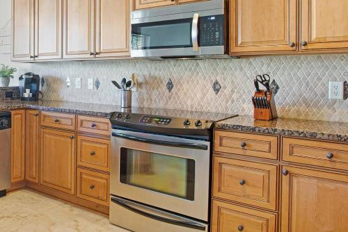 Large 5 BR in golf and beach resort 2 golf carts - photo 37