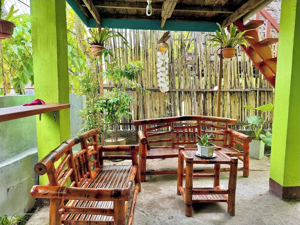 Seaside Blue Inn in San Vicente, Philippines