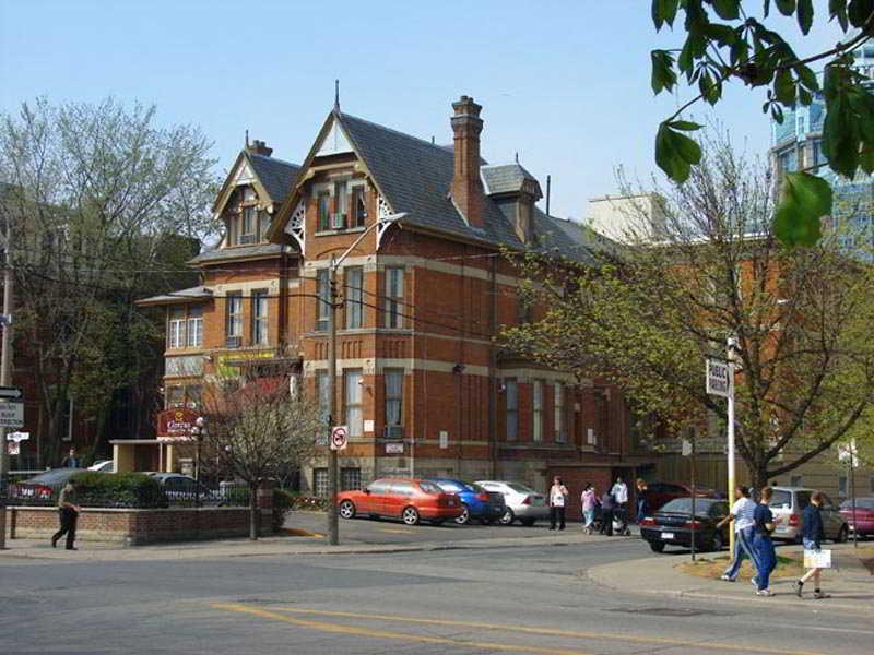 Clarion Hotel & Suites Selby Toronto