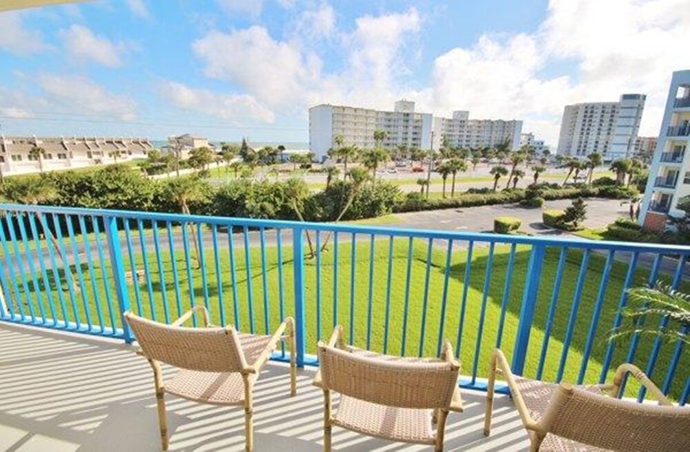 Oceanwalk 3 403 — 4-Star Luxury Hotel in New Smyrna Beach, United States