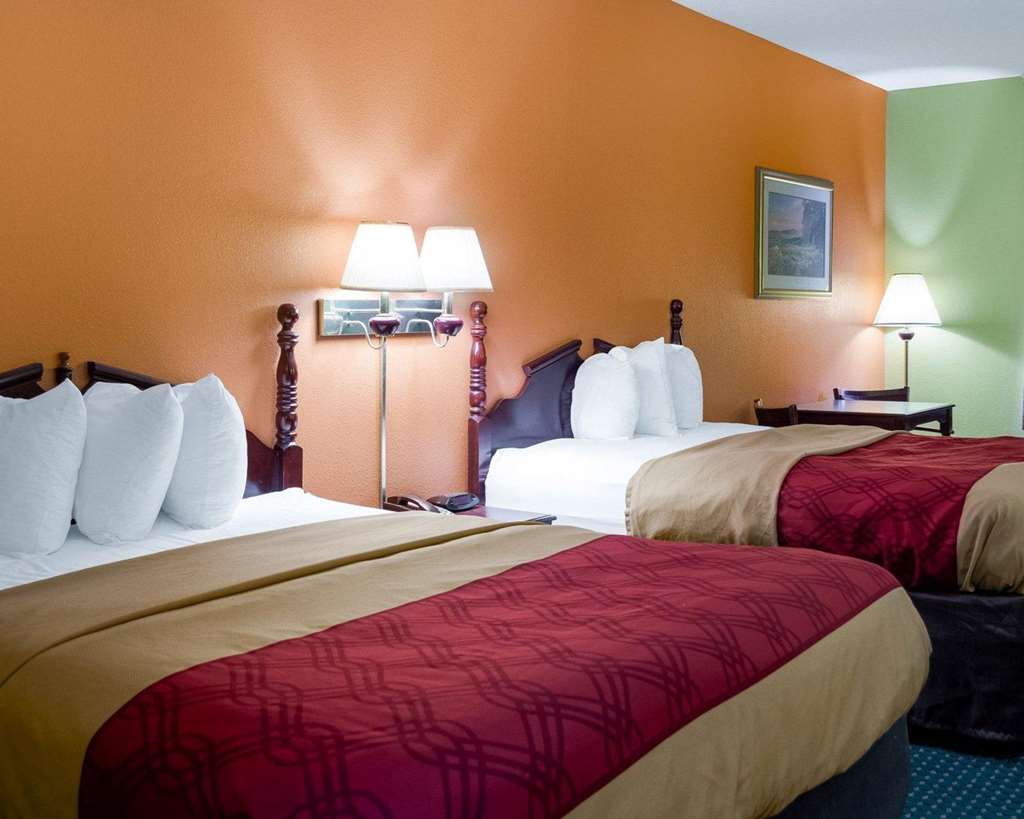 Econo Lodge Canton I 55 - photo 13