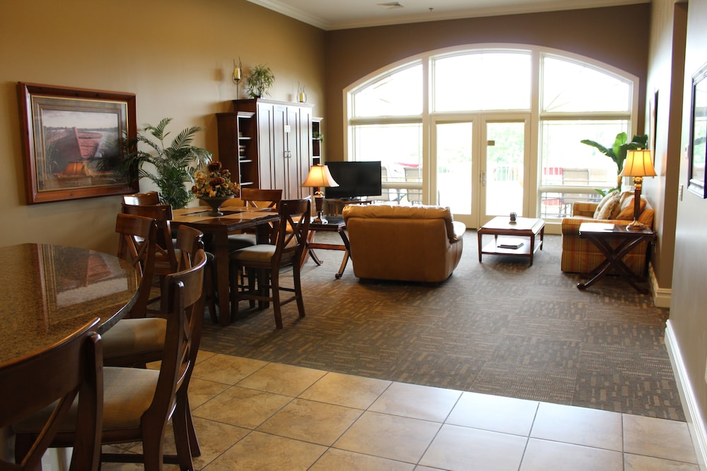 Riverwalk Place Resort & Spa - photo 32