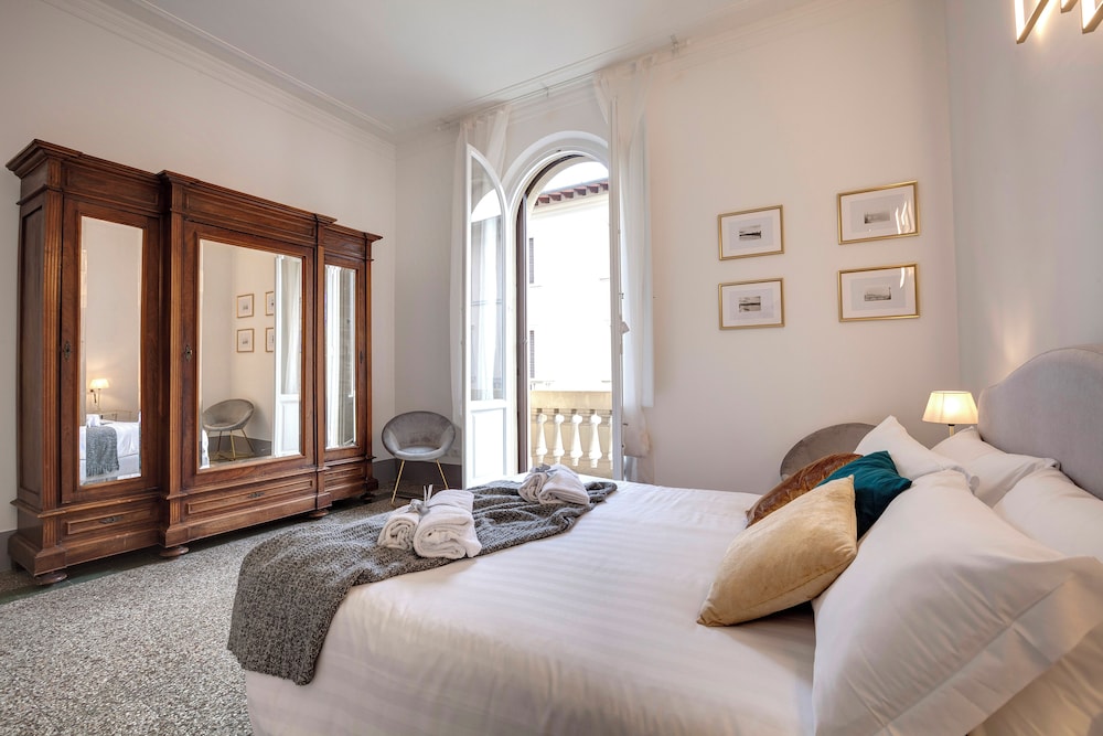 Magenta Apartment by Mamo Florence — 4-Star Luxury Hotel in Florence, Italy