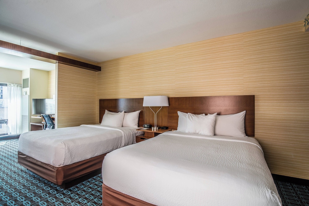 Fairfield Inn & Suites Chicago Downtown River North - photo 15