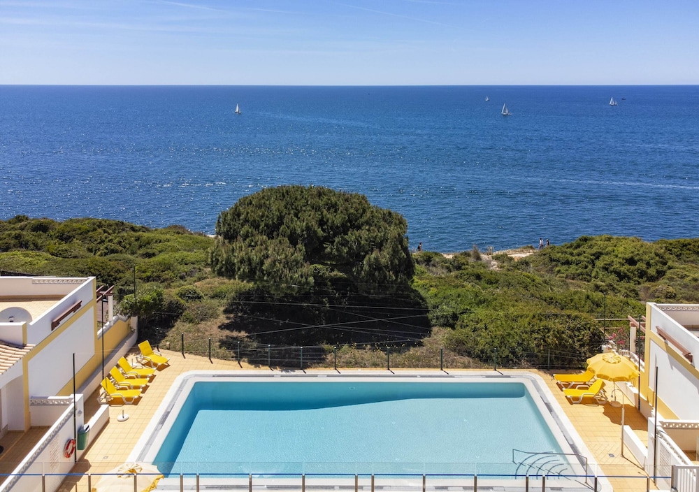 Holiday home near Praia de Benagil beach — 4-Star Luxury Hotel in Lagoa, Portugal