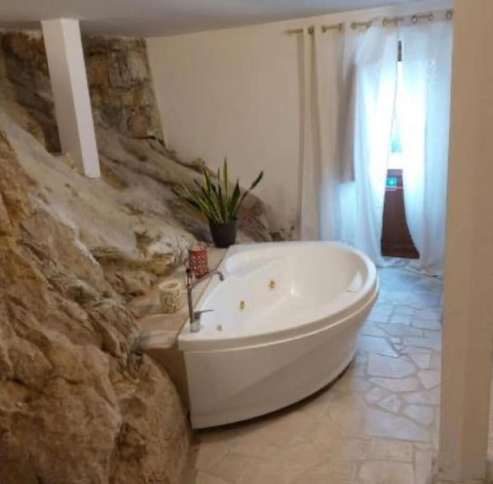 Hotel Relais Scaffe — 4-Star Luxury Hotel in Pennapiedimonte, Italy