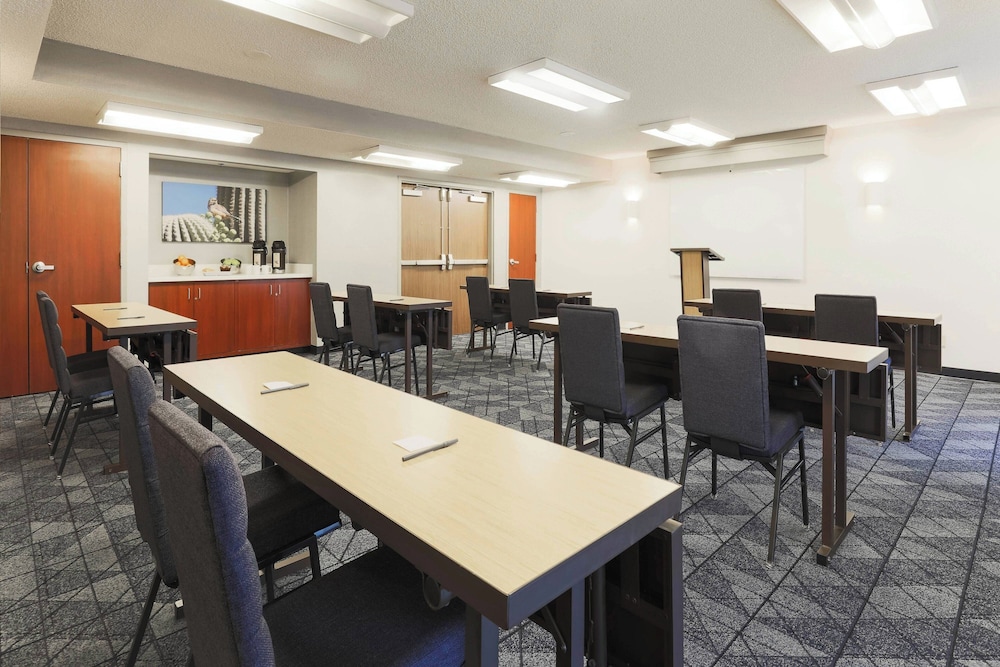Courtyard by Marriott Tucson Airport - photo 31