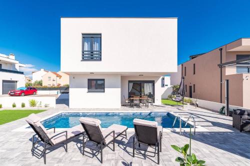Villa Ilma — 4-Star Luxury Hotel in Vodice, Croatia