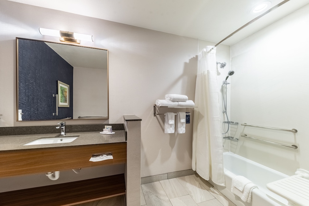 Fairfield Inn & Suites by Marriott Gainesville I 35 - photo 12