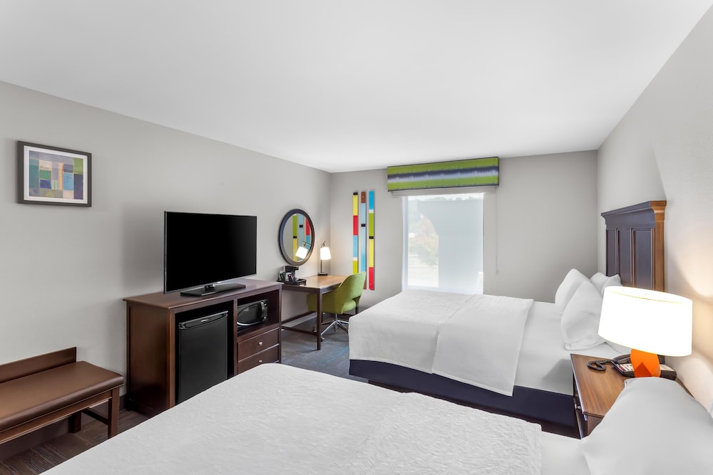 Hampton Inn Huntington University Area - photo 26