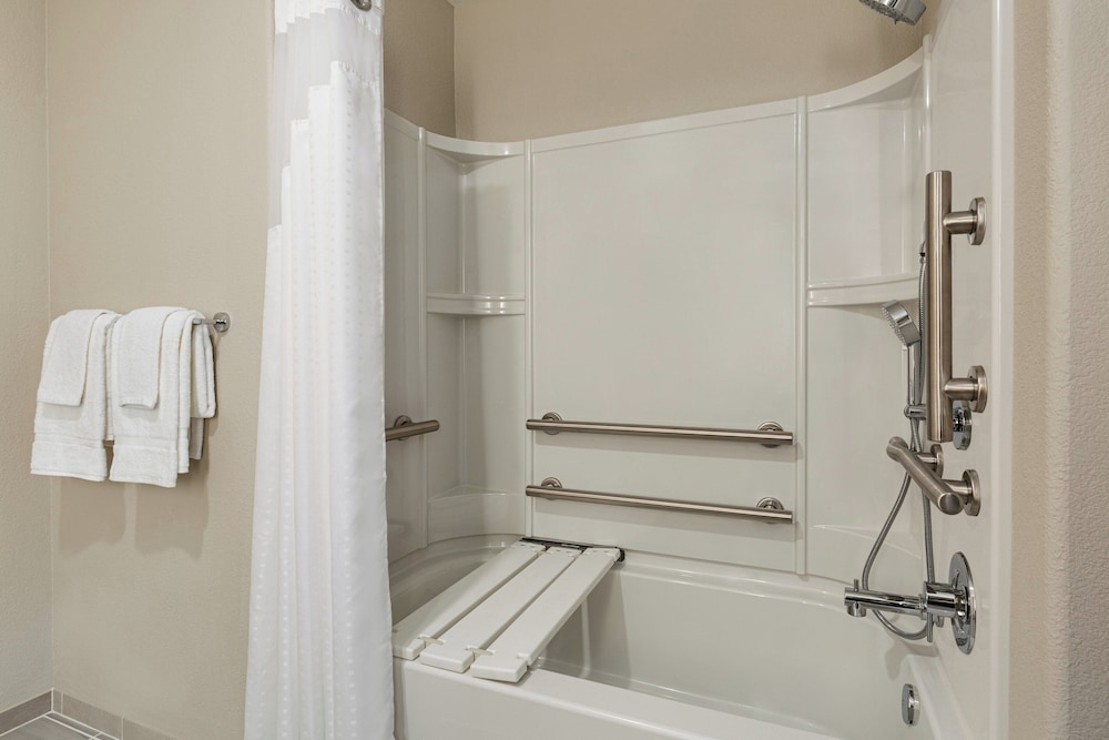 Holiday Inn Express & Suites Hayward Castro Valley by IHG - photo 13