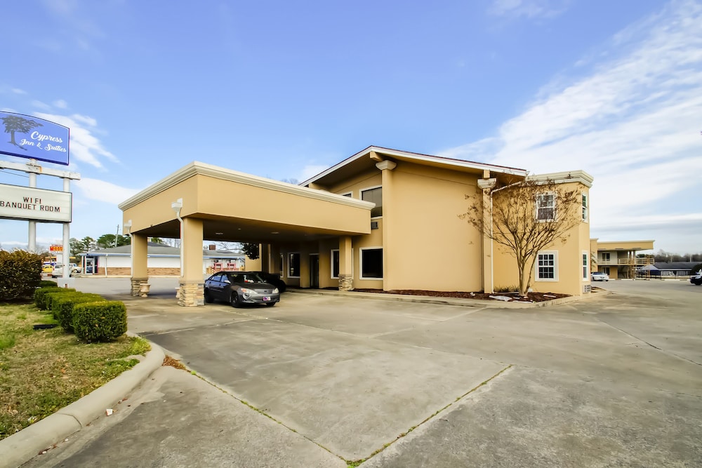 Cypress Inn & Suites Washington by OYO - featured photo