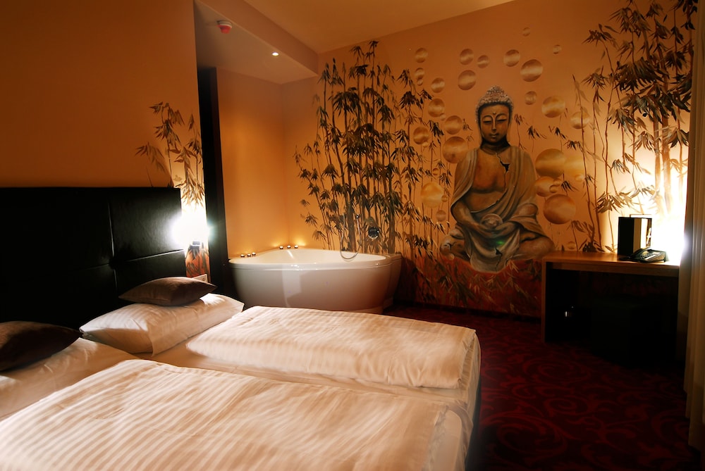 Kuschelhotel Zeman — 4-Star Luxury Hotel in Heiligenkreuz, Austria