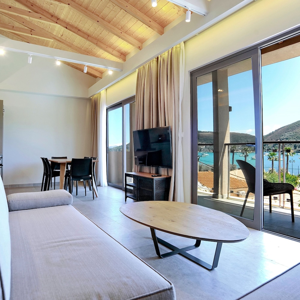 Demar Suites Vlycho Lefkada — 4-Star Luxury Hotel in Lefkada, Greece