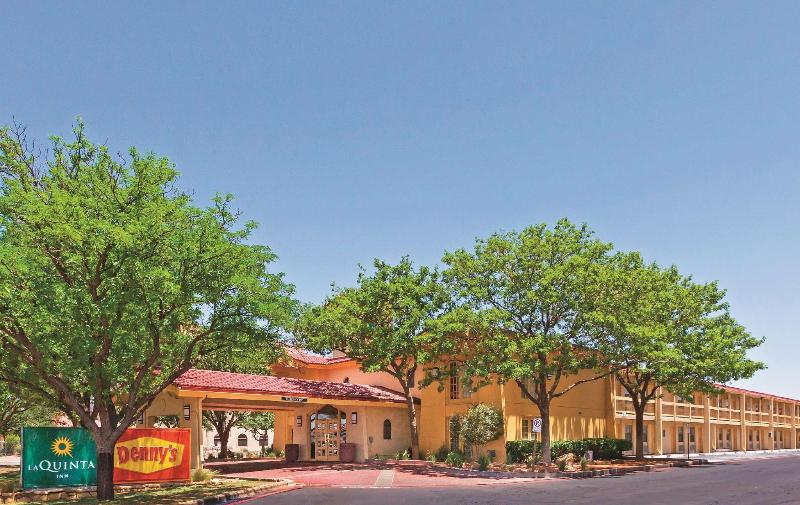 Baymont by Wyndham Lubbock Downtown Civic Center - photo 2