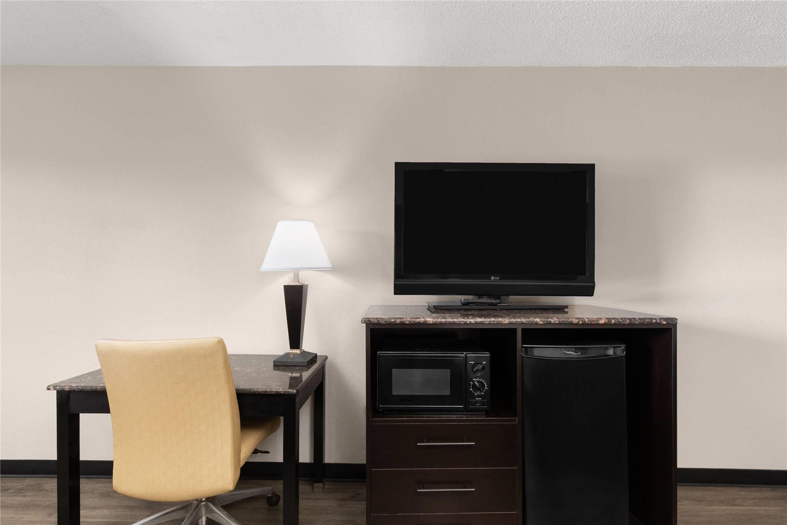 Super 8 by Wyndham Bulls Gap Greeneville Area - photo 17
