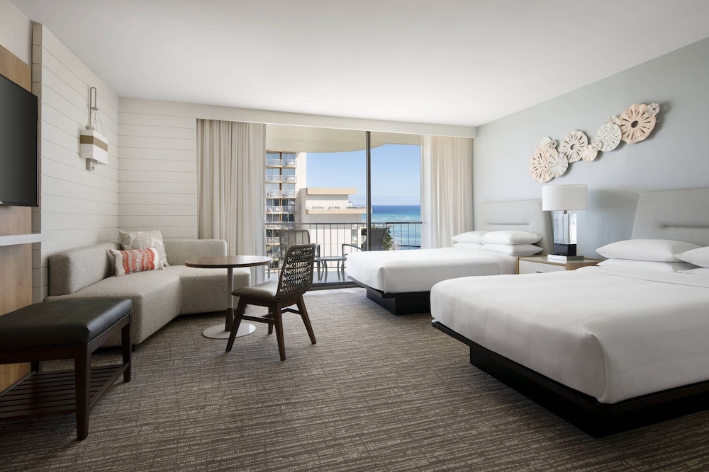 Waikiki Beach Marriott Resort & Spa - photo 13