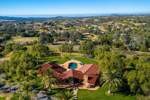 Equestrian Estate with Horse Stables and Pool — hotel in Valley Center