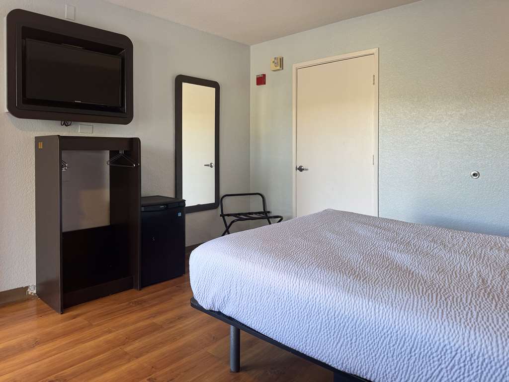 Motel 6 Simi Valley CA - photo 9