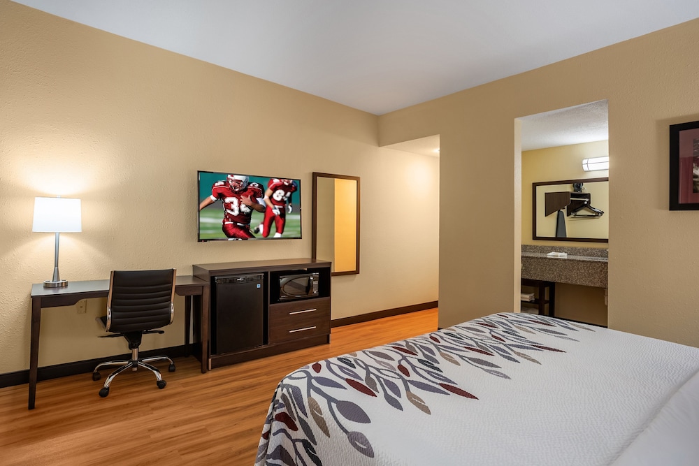 Red Roof Inn Des Moines - photo 9
