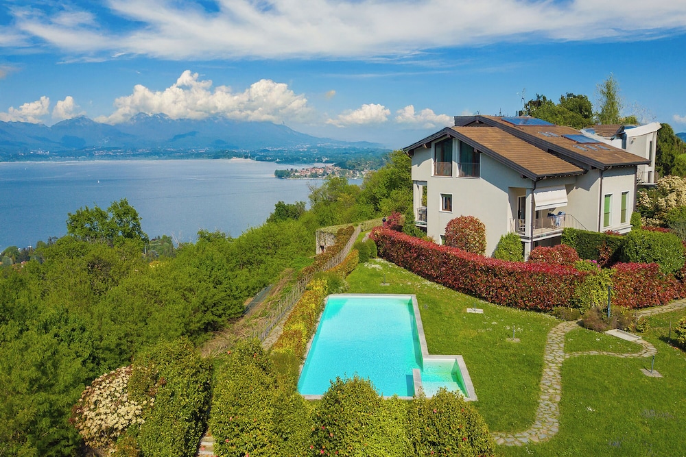 Lake Maggiore Apartment — 4-Star Luxury Hotel in Meina, Italy