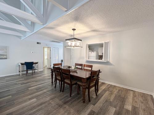 708 Queens Grant - photo 8