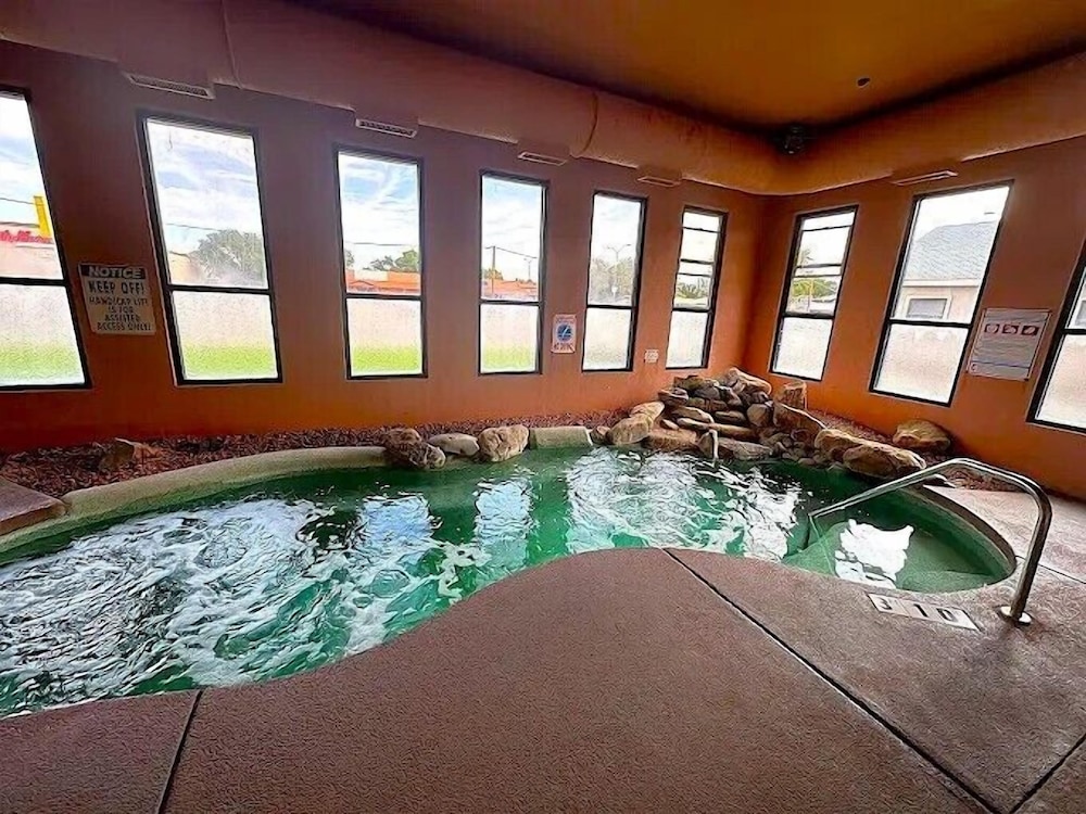Turquoise Inn & Suites - photo 32