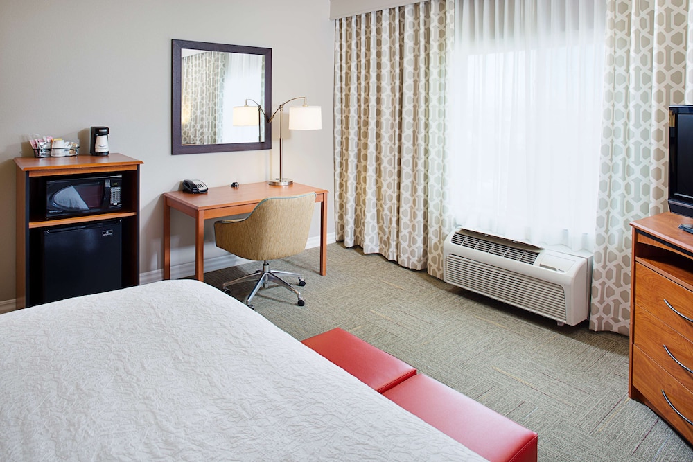 Hampton Inn & Suites Lancaster - photo 13