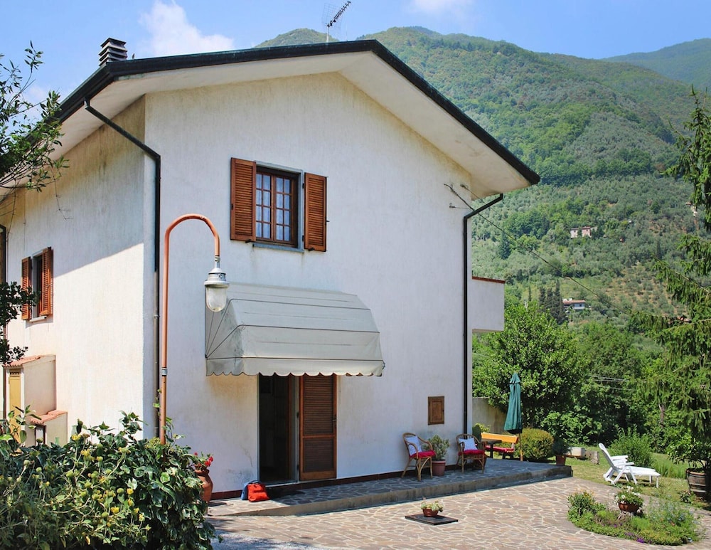 Holiday Home in Camaiore With Mountain Views — 4-Star Luxury Hotel in Camaiore, Italy