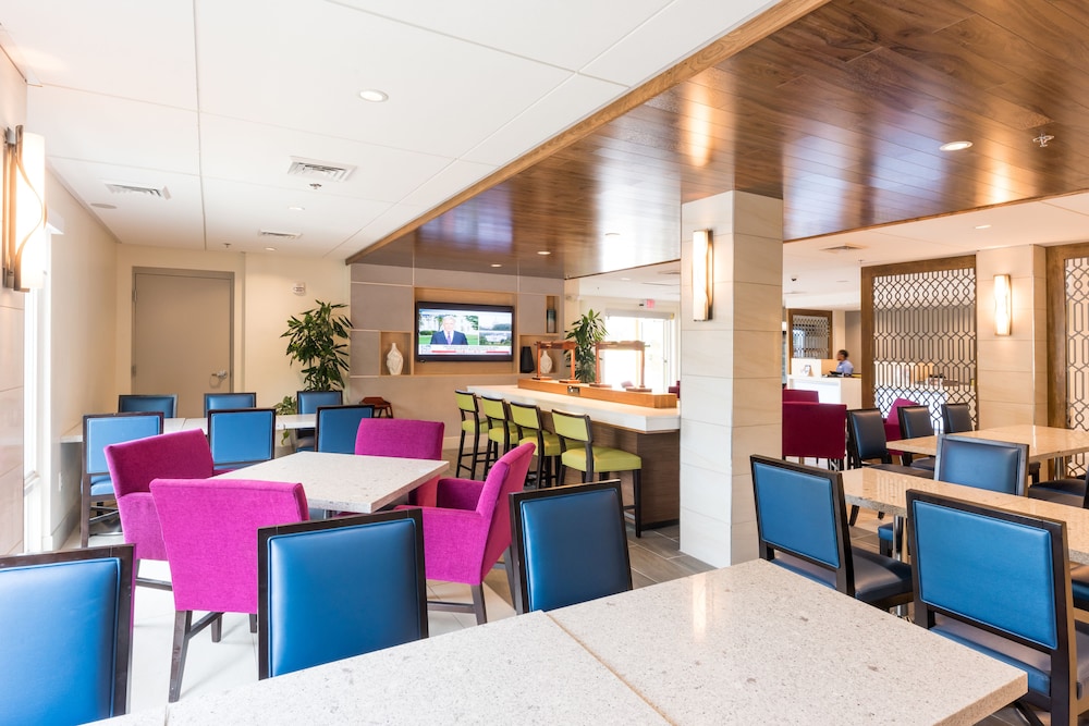 Holiday Inn Express Charleston by IHG - photo 31