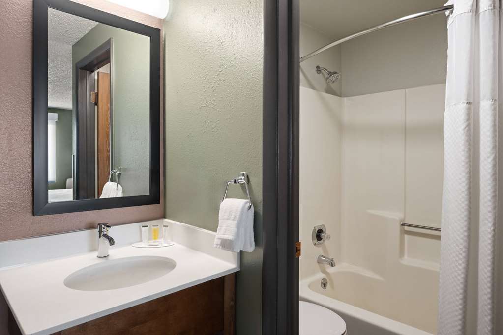 Super 8 by Wyndham Conrad - photo 23