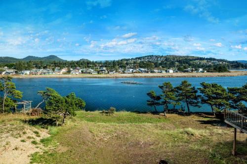 Rivers Edge Retreat — Cloverdale