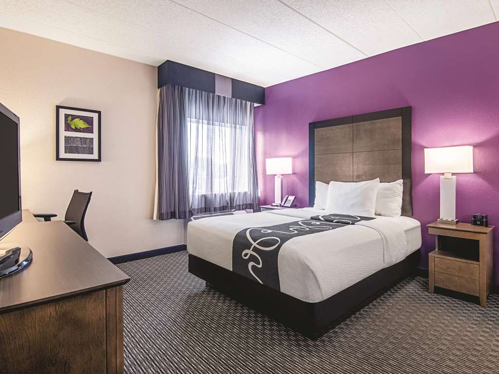La Quinta Inn & Suites by Wyndham Portland DT Maine Med - photo 30