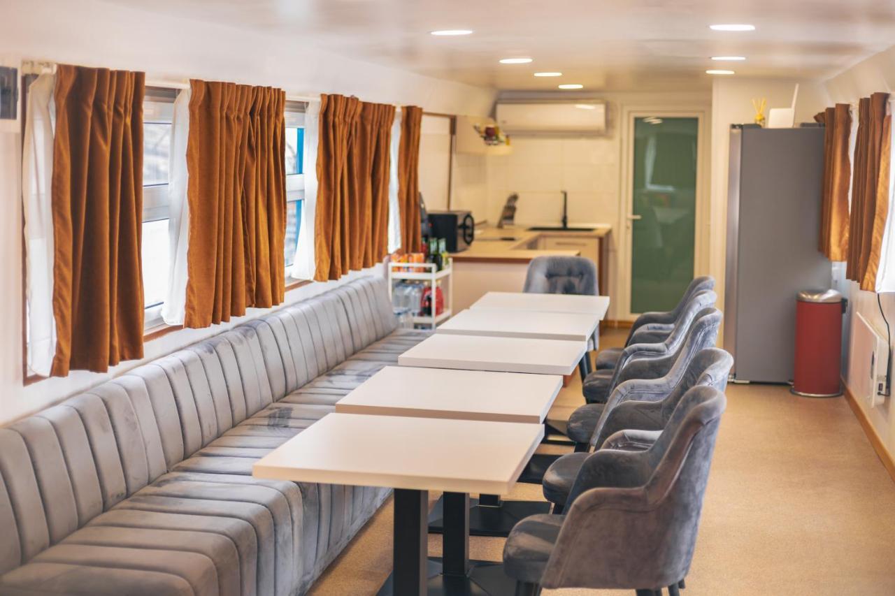 Pontonul de pe Dunăre Giurgiu in Giurgiu, Romania