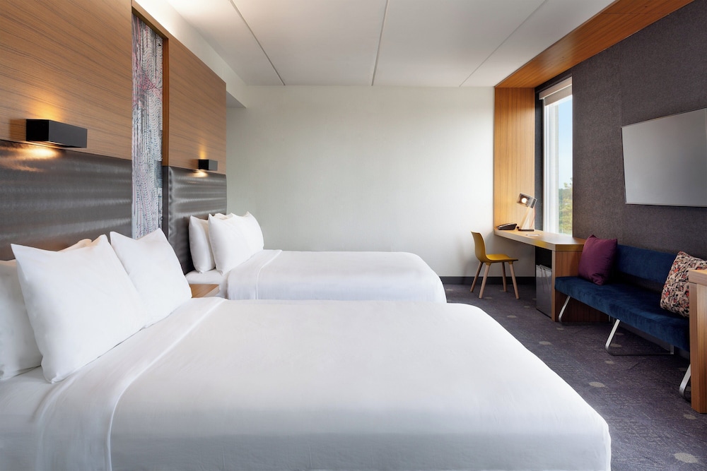 Aloft Jacksonville Tapestry Park - photo 13