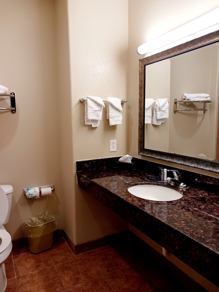 Yorktown Inn And Suites - photo 62