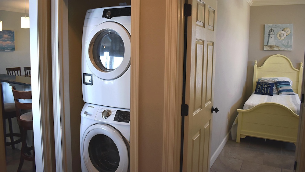 Southern Breeze 4 Bedroom Home — 4-Star Luxury Hotel in Dauphin Island, United States