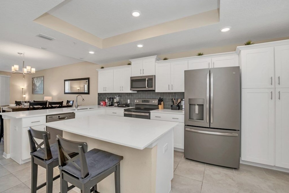 Voted #1 Resort Storey Lake Water Park 2 Bedroom Townhouse by Redawning - photo 8